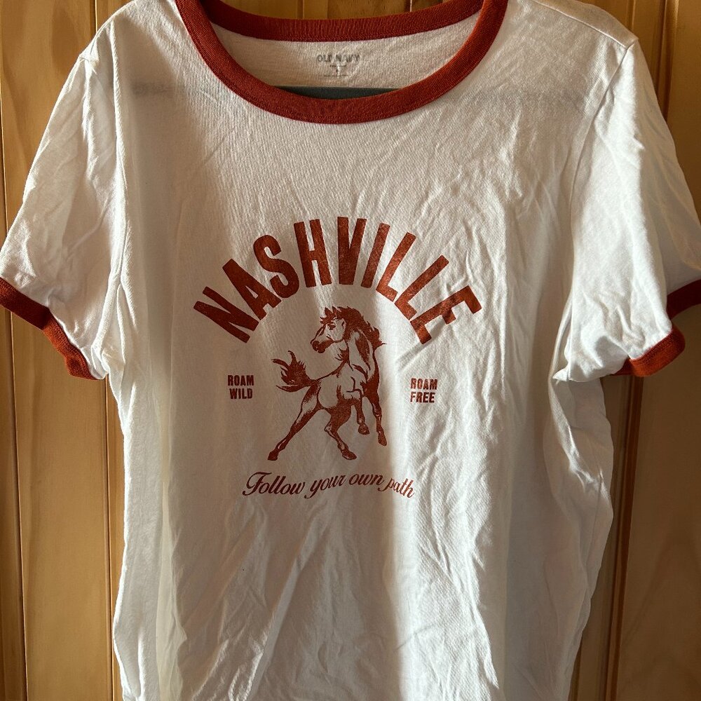 Old Navy graphic tee